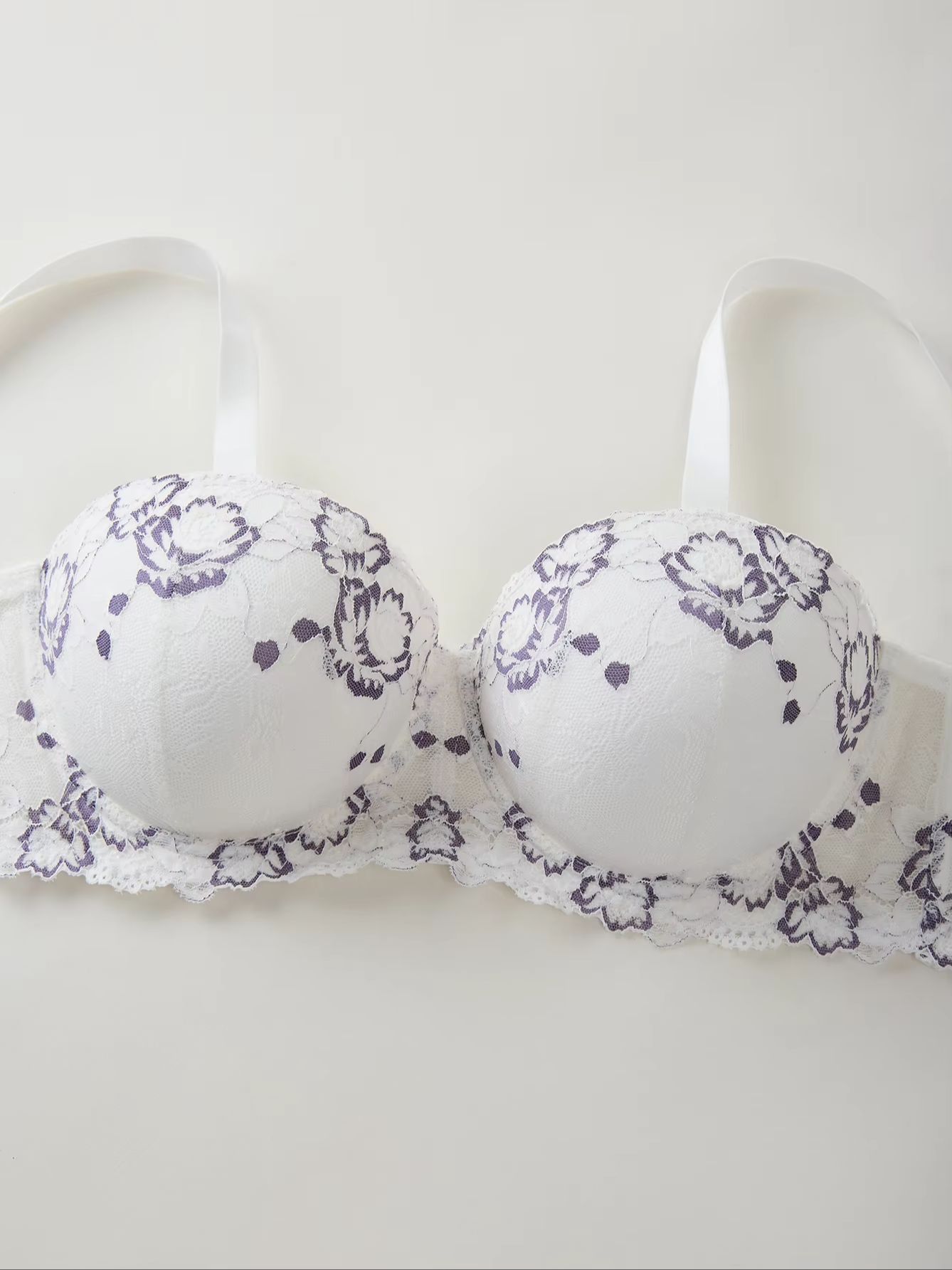 プラスサイズ レース＆刺繍入り レディースブラ ワイドストラ - Push Up Bra Padded のレビューと価格